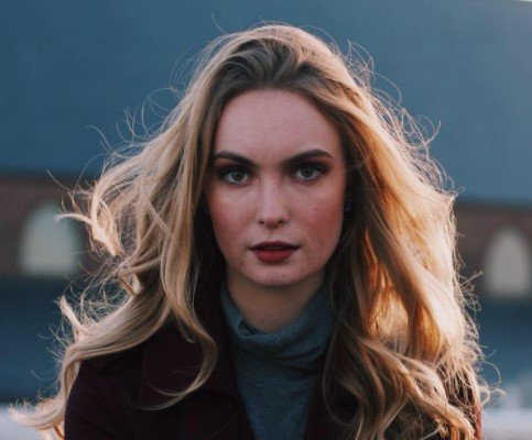How Lane White Supports Kaylee’s Career?